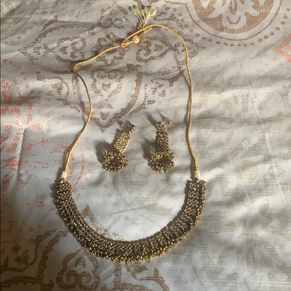 Beautiful necklace and earring set